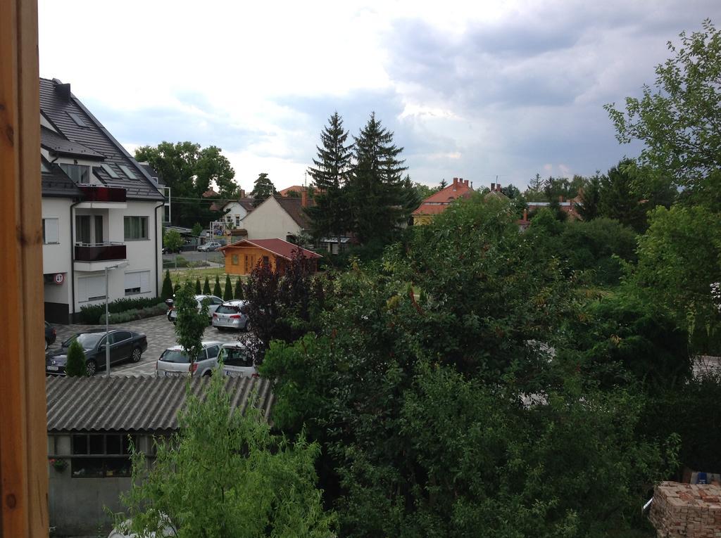King Apartman Sarvar Exterior photo